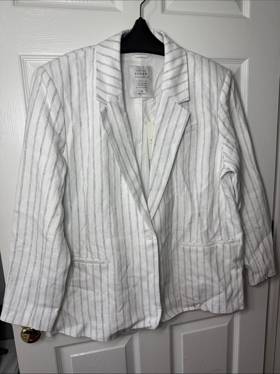 Abercrombie & Fitch Jackets & Blazers - Abercrombie & Fitch White and Blue Blazer